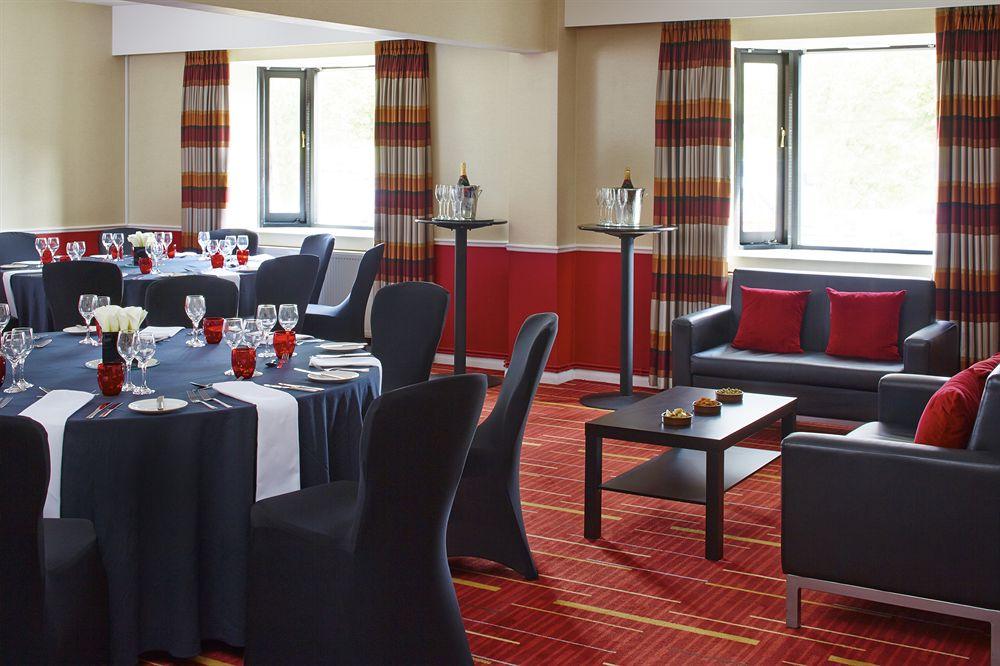 Delta Hotels By Marriott Northampton Exterior photo