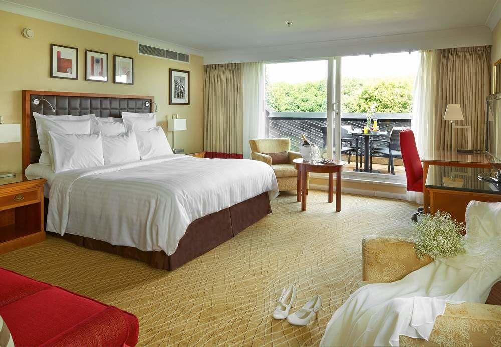 Delta Hotels By Marriott Northampton Exterior photo
