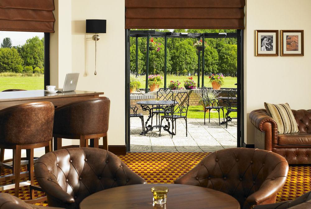 Delta Hotels By Marriott Northampton Exterior photo