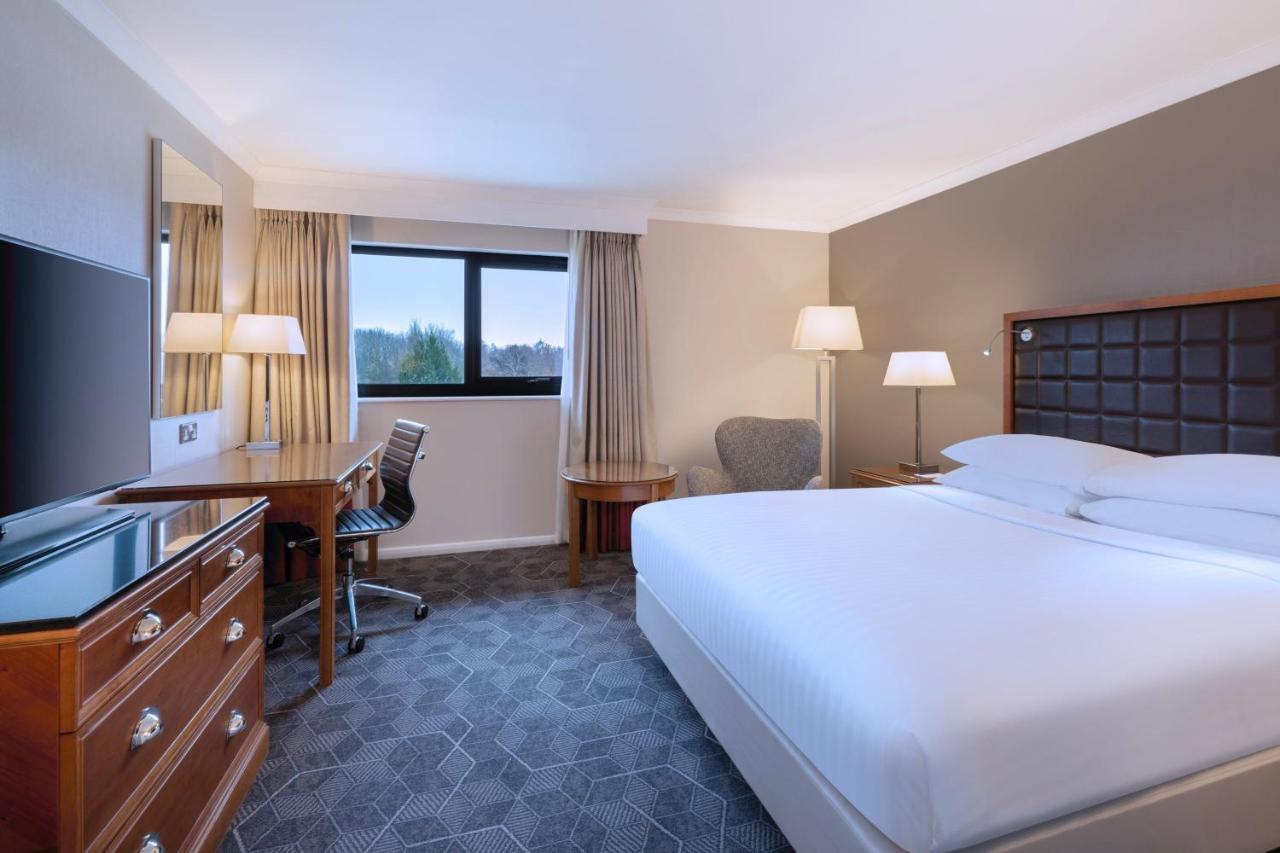 Delta Hotels By Marriott Northampton Exterior photo