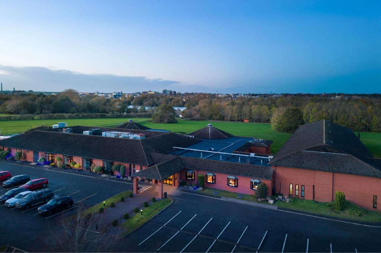Delta Hotels By Marriott Northampton Exterior photo