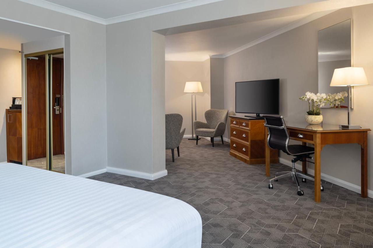 Delta Hotels By Marriott Northampton Exterior photo