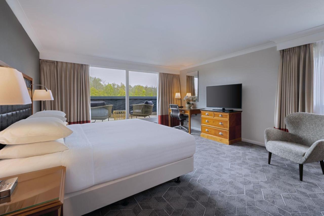 Delta Hotels By Marriott Northampton Exterior photo