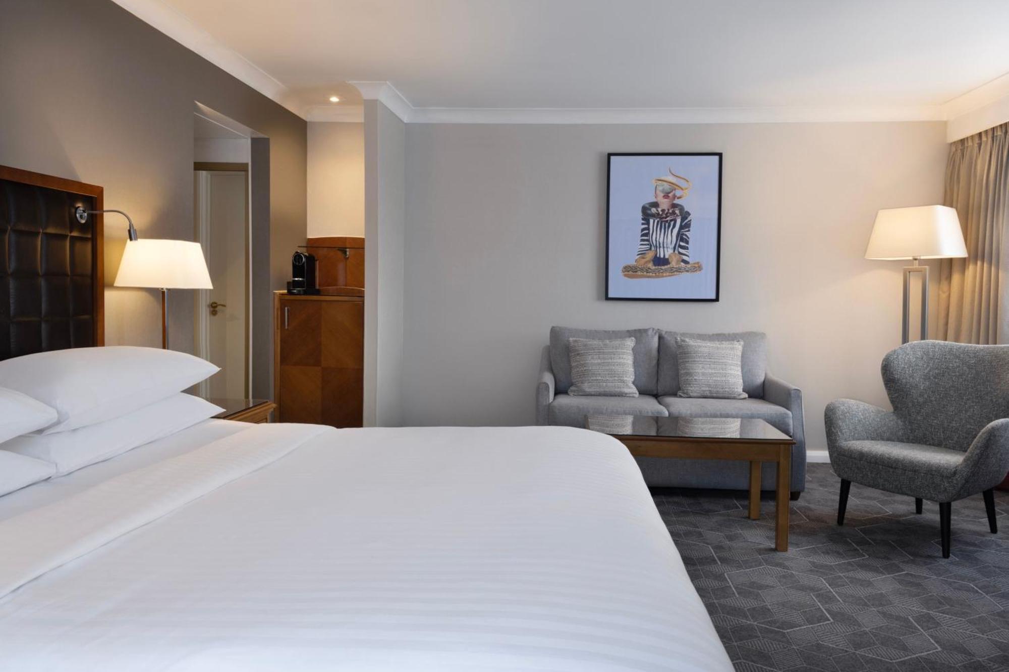 Delta Hotels By Marriott Northampton Exterior photo