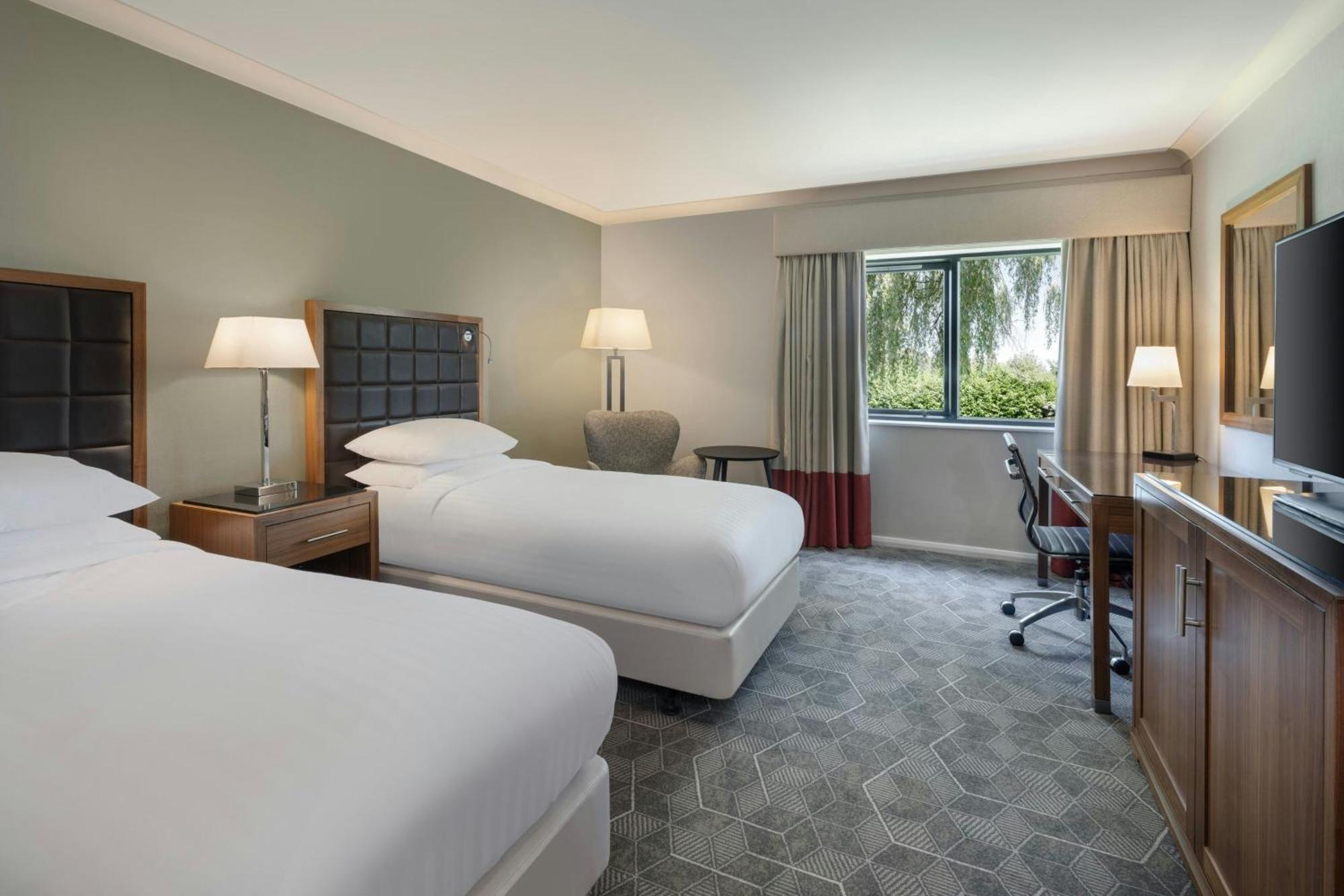 Delta Hotels By Marriott Northampton Exterior photo