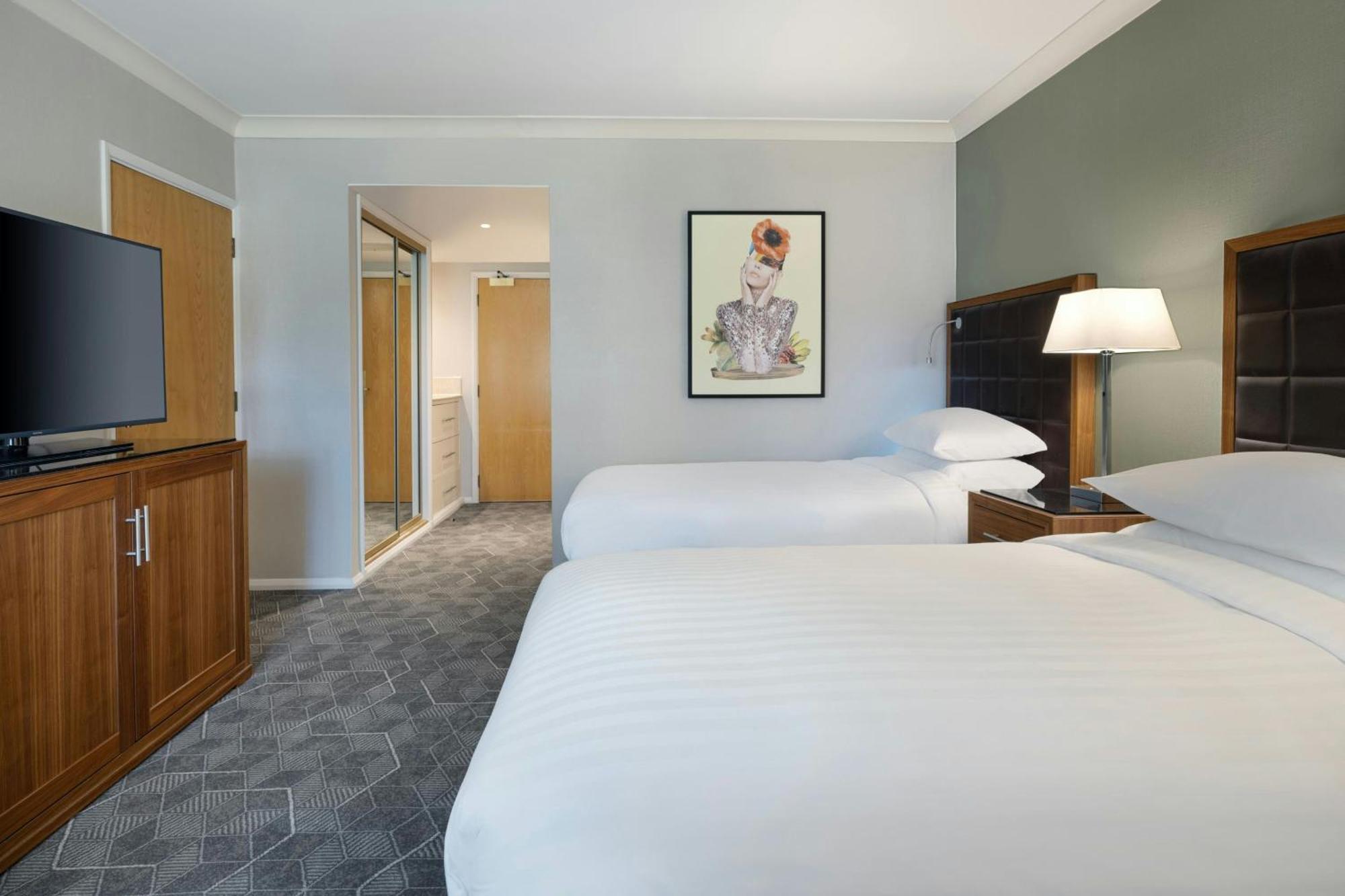 Delta Hotels By Marriott Northampton Exterior photo