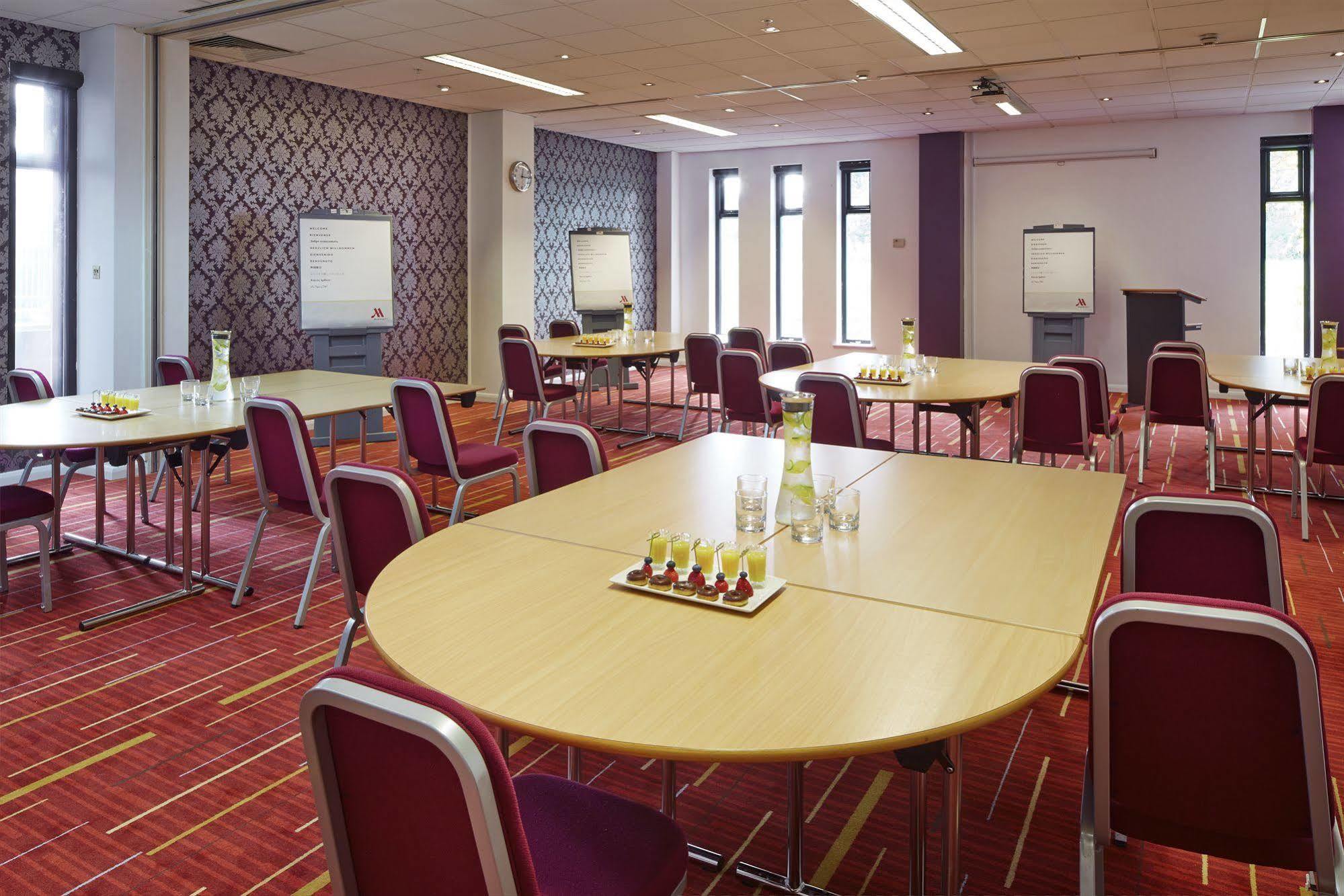 Delta Hotels By Marriott Northampton Exterior photo